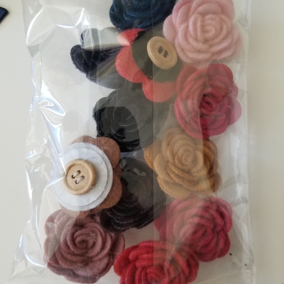 Floral Lapel Pin - Picture 2 of 5